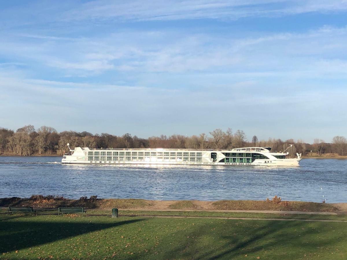 Rheinblick Sommershof Cologne Exterior photo